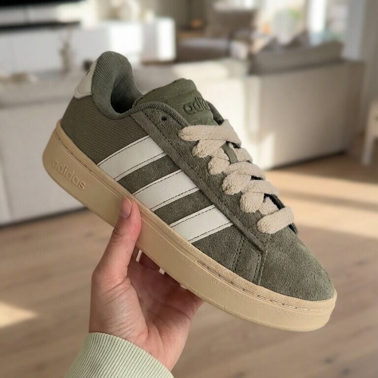 Adidas Grand Court Alpha Sneakers grijs